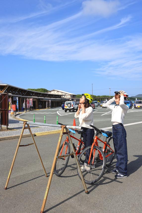宗像・志賀島サイクリング 道の駅むなかた サイクルスタンド04（縦）