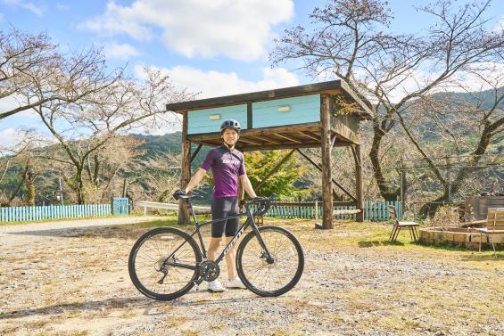 豊前・東峰サイクリング 大きな机（もみじ学舎）07（横）