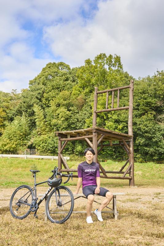 豊前・東峰サイクリング  大きな椅子（もみじ学舎）06（縦）