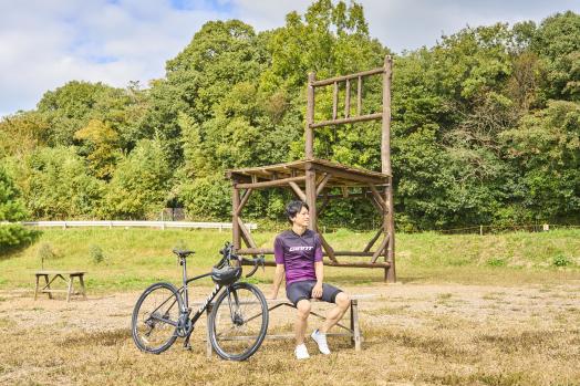 豊前・東峰サイクリング  大きな椅子（もみじ学舎）07（横）