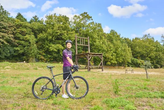 豊前・東峰サイクリング  大きな椅子（もみじ学舎）09（横）