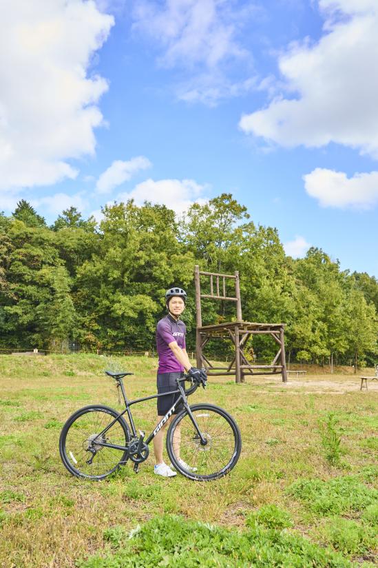 豊前・東峰サイクリング  大きな椅子（もみじ学舎）10（縦）