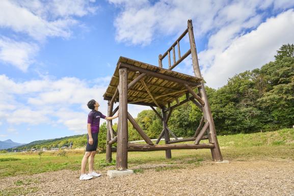 豊前・東峰サイクリング  大きな椅子（もみじ学舎）13（横）