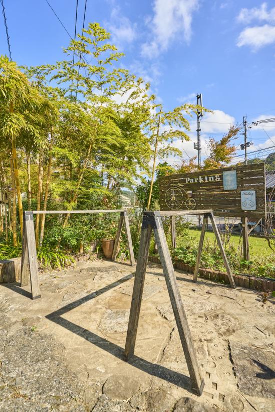 豊前・東峰サイクリング 茶房山帰来 サイクルスタンド06（縦）