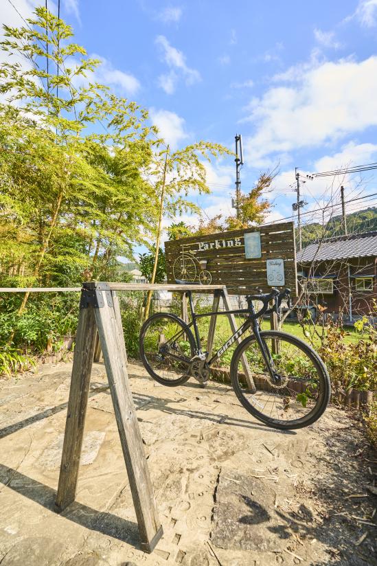 豊前・東峰サイクリング 茶房山帰来 サイクルスタンド08（縦）