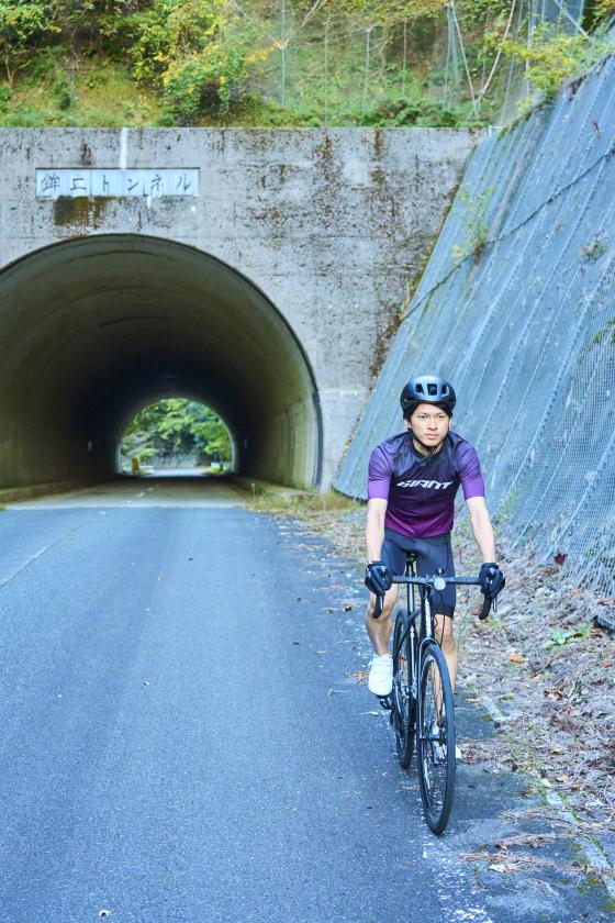 豊前・東峰サイクリング 鉾立トンネル07（縦）