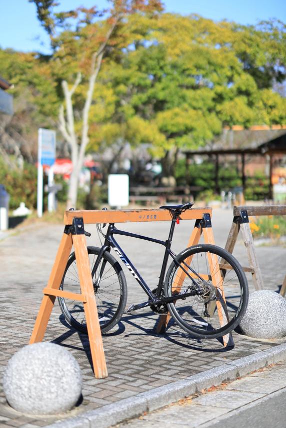 那珂川・大牟田サイクリング 中ノ島公園 サイクルスタンド02（縦）