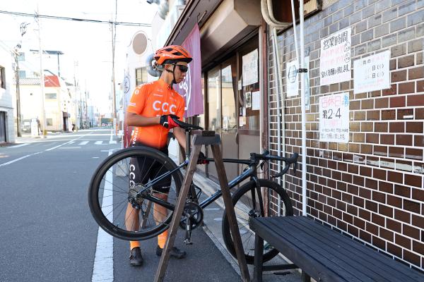 筑豊周遊サイクリング お好み焼 もすけ サイクルスタンド07（横）