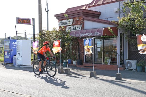 筑豊周遊サイクリング ジャーマンベーカリー小竹店08（横）