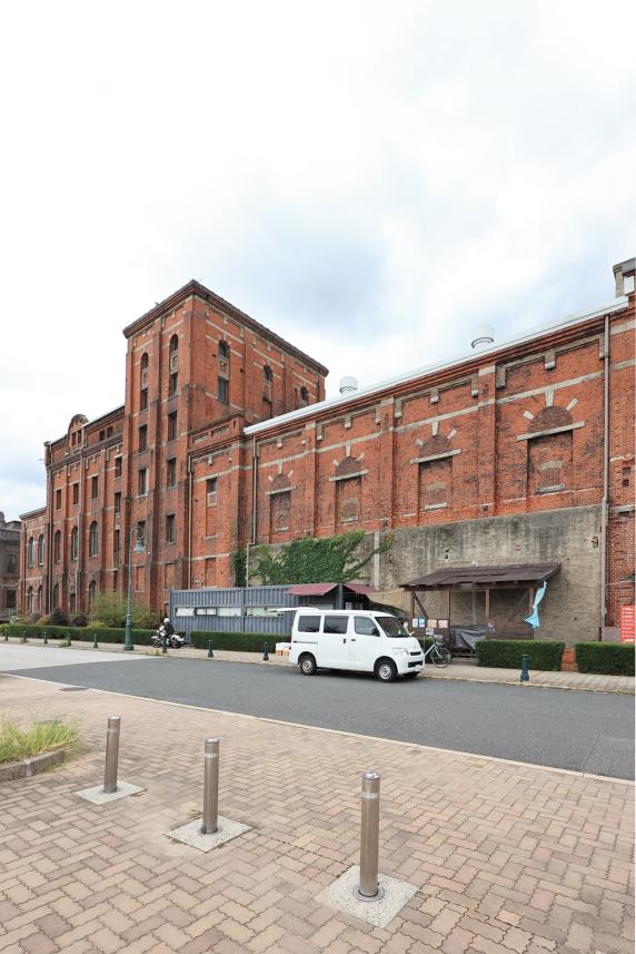 北九州（門司）・芦屋サイクリング 門司赤煉瓦プレイス 旧サッポロビール醸造棟03（縦）