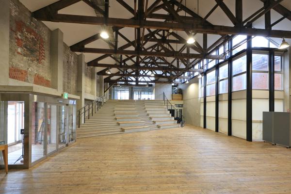 北九州（門司）・芦屋サイクリング 門司赤煉瓦プレイス 赤煉瓦交流館（旧倉庫棟）05（横）