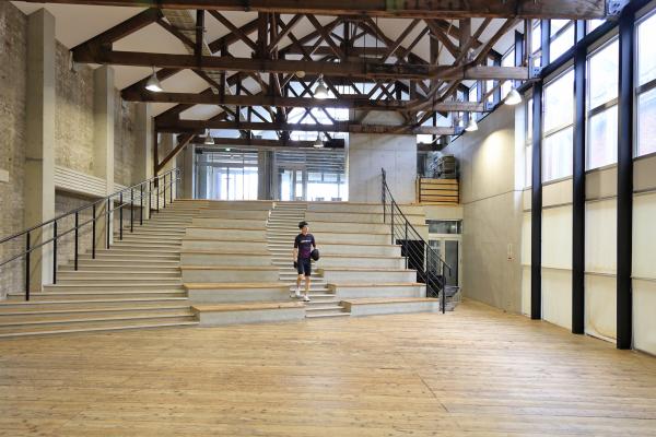 北九州（門司）・芦屋サイクリング 門司赤煉瓦プレイス 赤煉瓦交流館（旧倉庫棟）07（横）