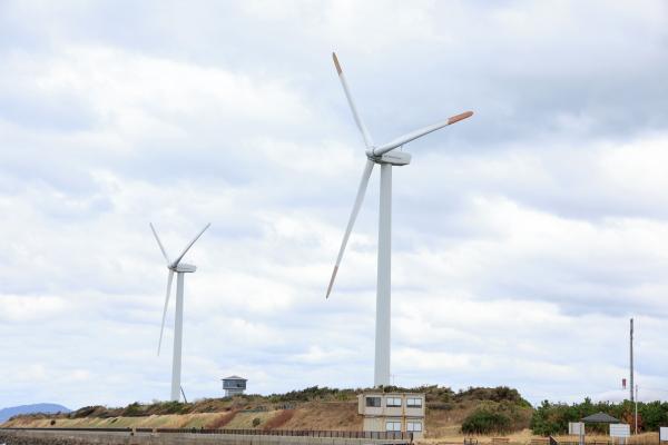 北九州（門司）・芦屋サイクリング 北九州響灘風力発電所の風車03（横）