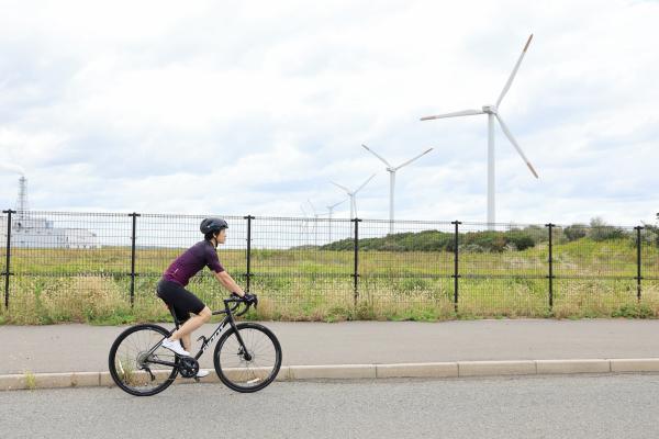 北九州（門司）・芦屋サイクリング 北九州響灘風力発電所の風車05（横）