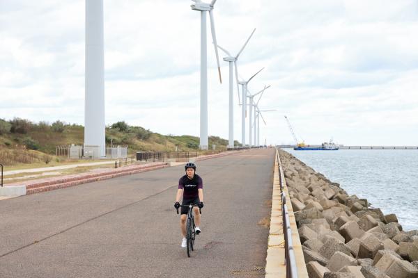 北九州（門司）・芦屋サイクリング 北九州響灘風力発電所の風車07（横）