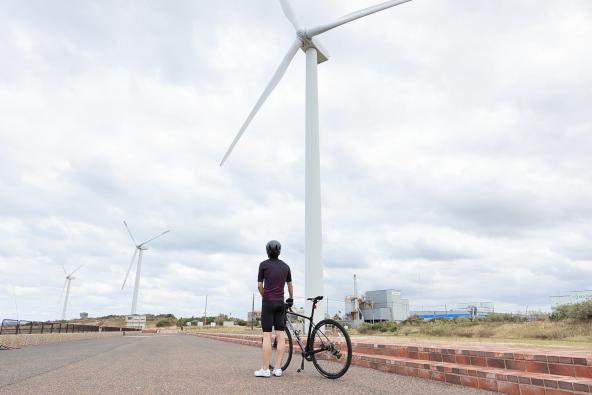 北九州（門司）・芦屋サイクリング 北九州響灘風力発電所の風車11（横）