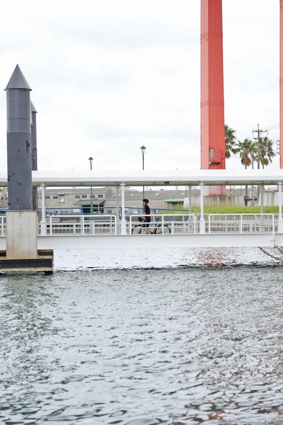 北九州（門司）・芦屋サイクリング 若戸渡船08（縦）