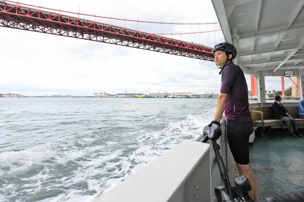 北九州（門司）・芦屋サイクリング 若戸大橋と若戸渡船21（横）