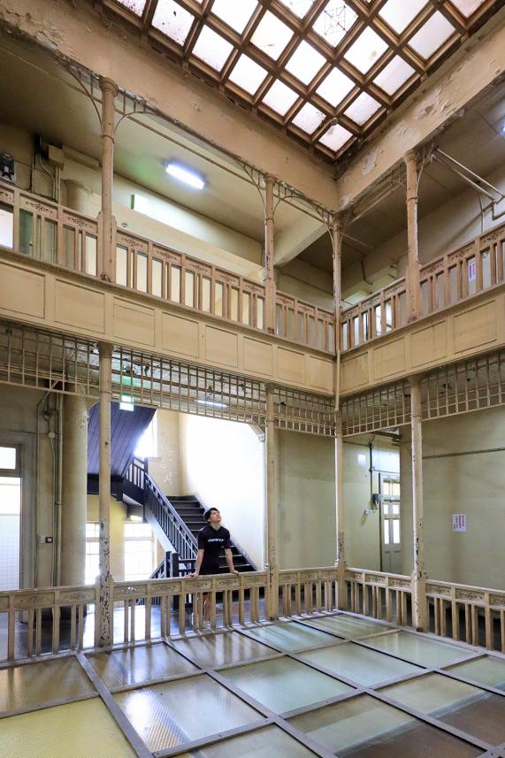 北九州（門司）・芦屋サイクリング 上野ビル（旧三菱合資会社若松支店）本館13（縦）