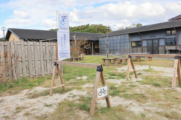 北九州（門司）・芦屋サイクリング お魚直売所 とと市場 サイクルスタンド05（横）