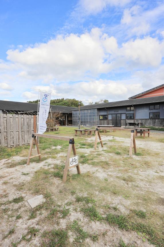 北九州（門司）・芦屋サイクリング お魚直売所 とと市場 サイクルスタンド08（縦）