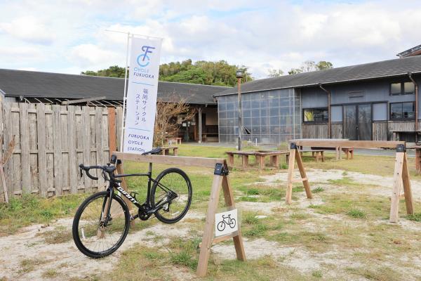 北九州（門司）・芦屋サイクリング お魚直売所 とと市場 サイクルスタンド09（横）