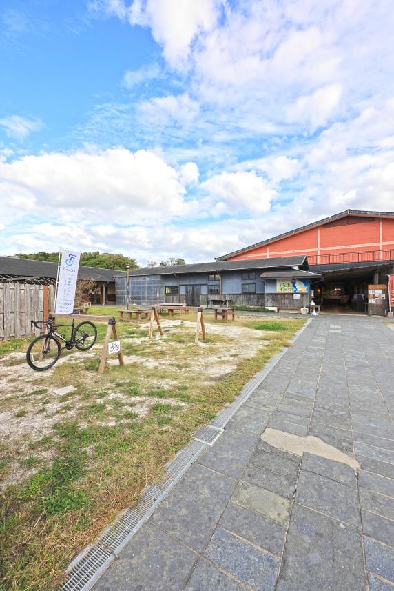 北九州（門司）・芦屋サイクリング お魚直売所 とと市場 サイクルスタンド12（縦）