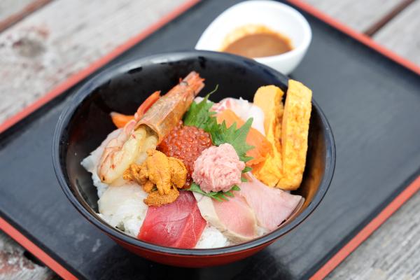 北九州（門司）・芦屋サイクリング お魚直売所 とと市場 海鮮丼61（横）