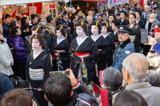 Toka Ebisu_Kachimairi parade02 (geisha parade)