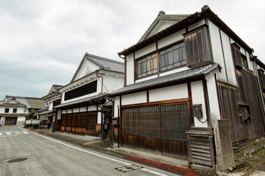 White-walled streets of Chikugo-Yoshii11