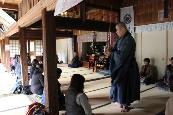 Zazen experience at Reiganji Temple, origin of Yame green tea 
