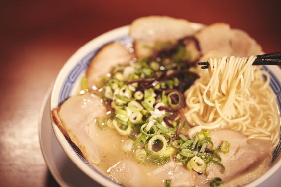 Tonkotsu Ramen (Pork Bone Broth Noodles)01