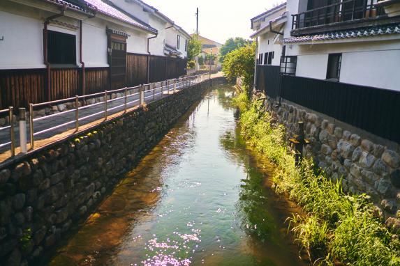 White-walled streets of Chikugo-Yoshii02