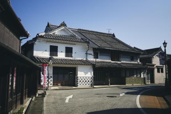 White-walled streets of Chikugo-Yoshii04
