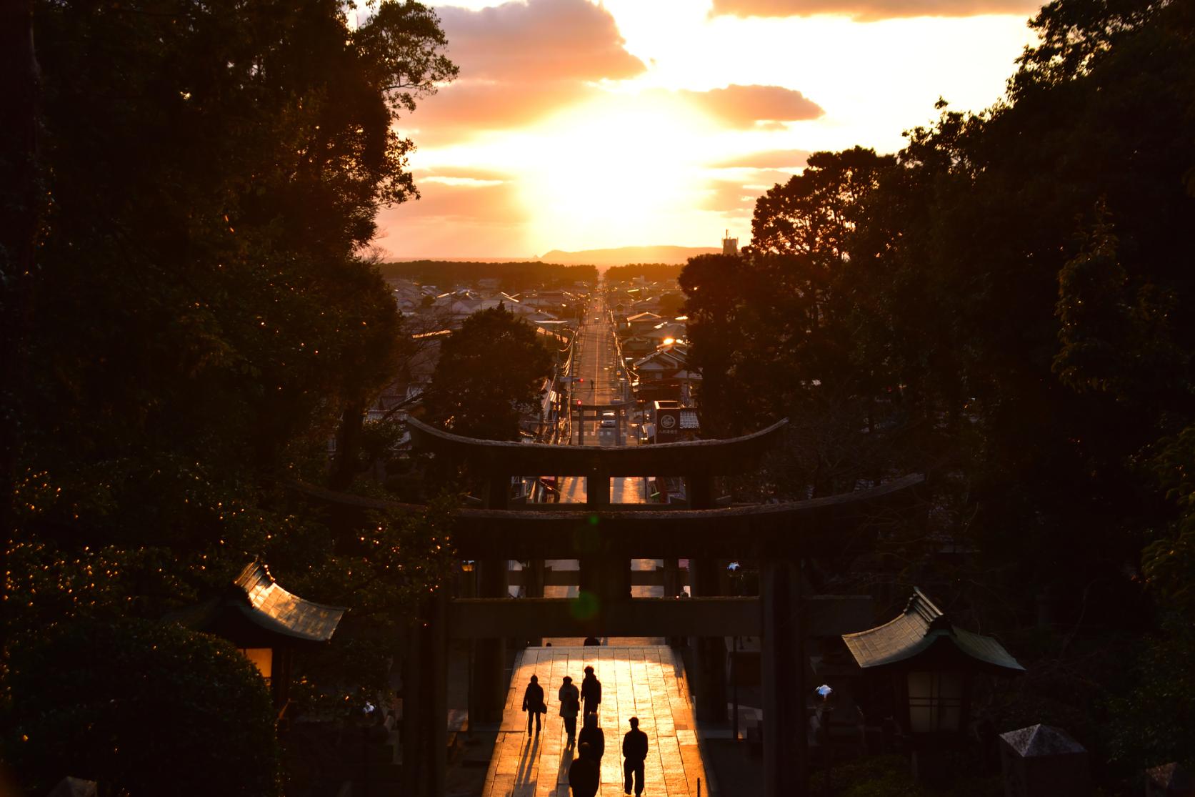 【宮地嶽神社】光の道 夕陽のまつり