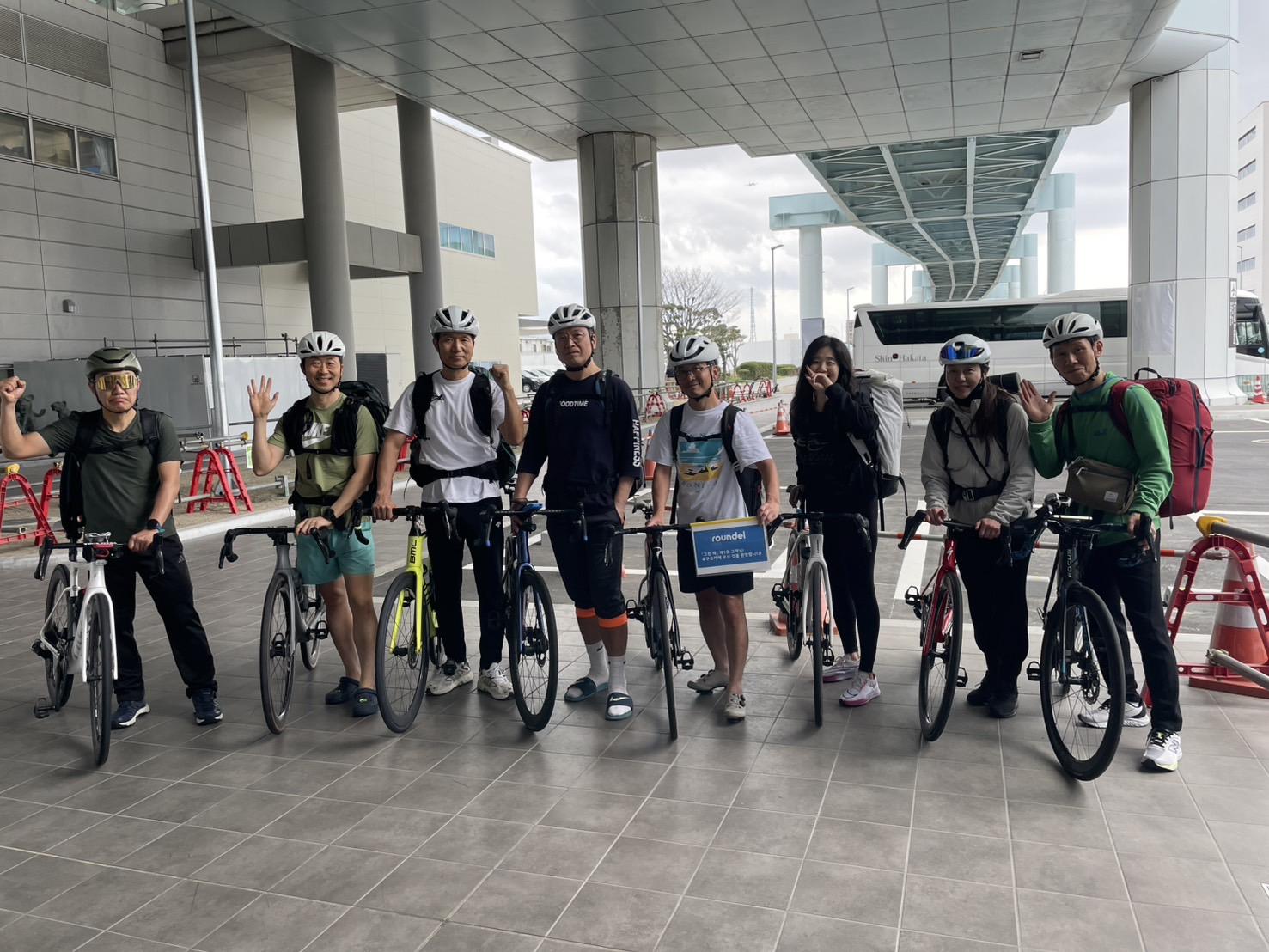 韓国から「ラウンデル・グリーンパックサービス」利用第1号のサイクリストが来日！-1