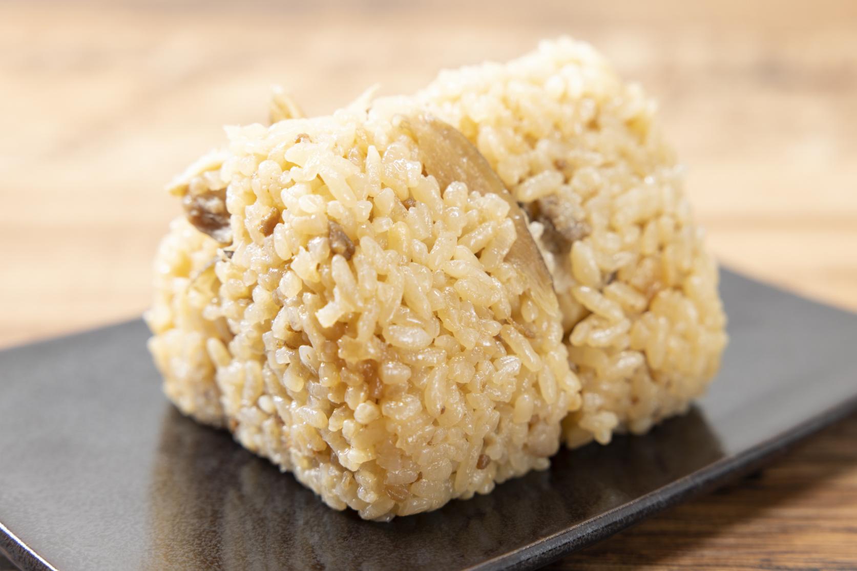 En accompagnement des udon : le kashiwa-meshi (riz au poulet assaisonné)-1