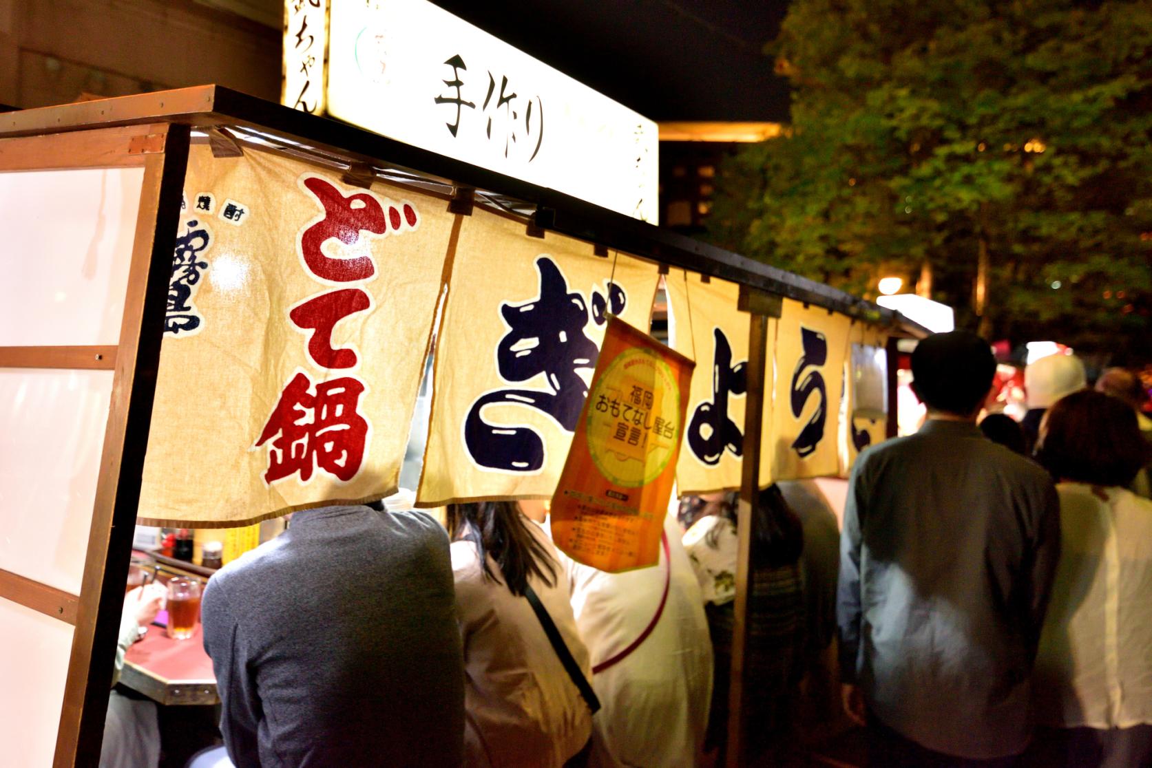 Check the rules and etiquette for enjoying yatai before your visit!-1