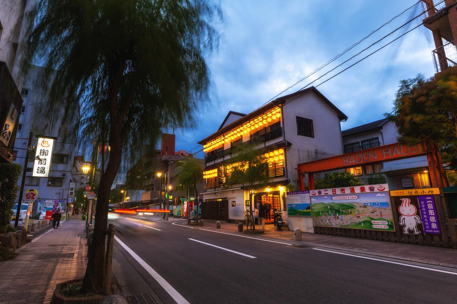 Halte recommandée : Source thermale de Futsukaichi Onsen-1