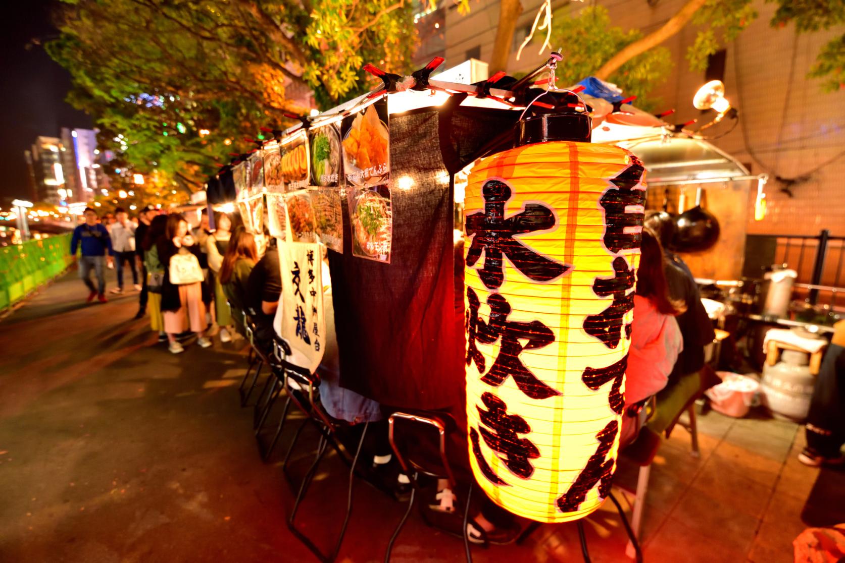 If you really want to experience the best of Fukuoka eats, then you must try the atmospheric Yatai food stands!-1