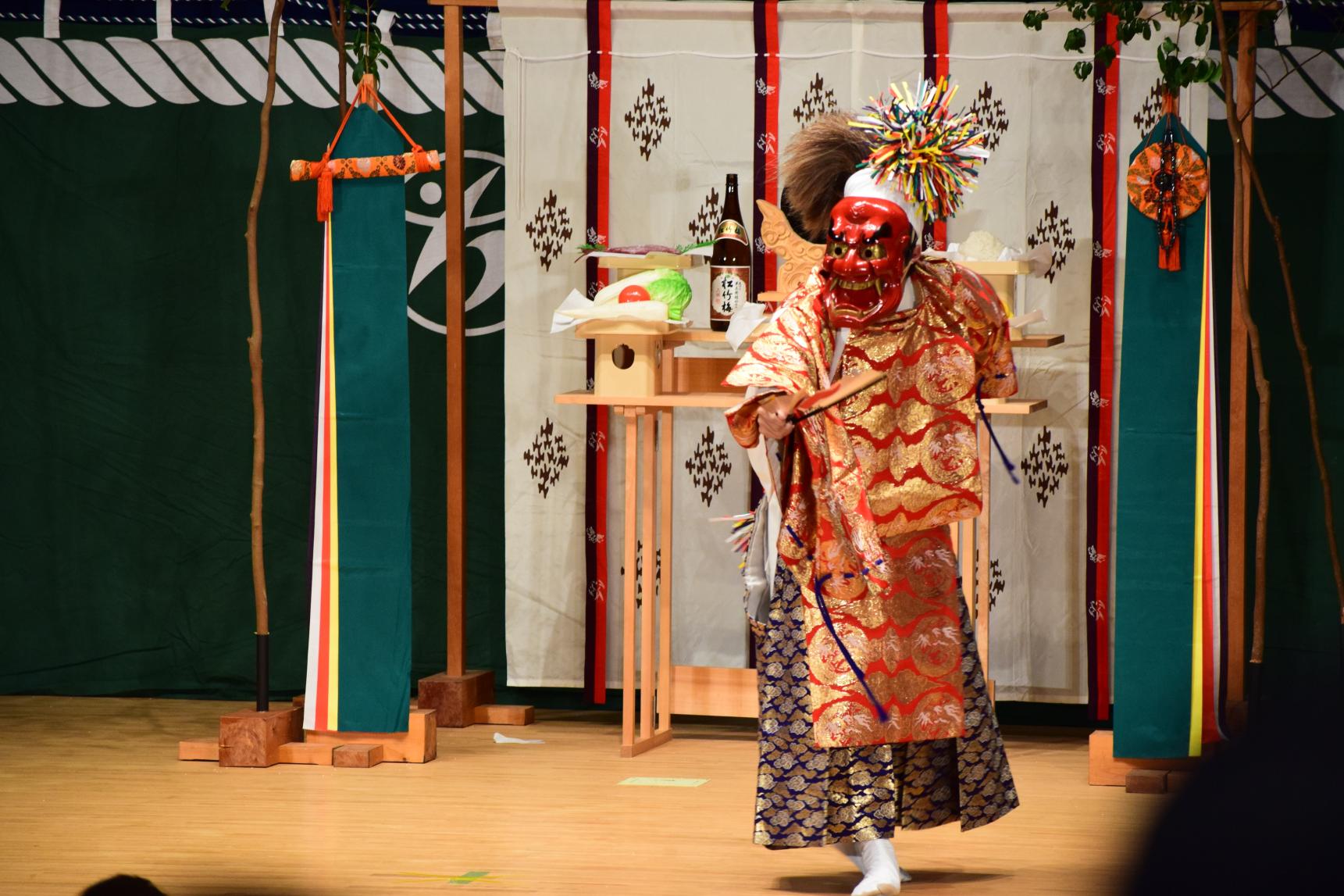 岩戸見神社 岩戸神楽伝法寺保存会（いわとみじんじゃ いわとかぐらでんぼうじほぞんかい）