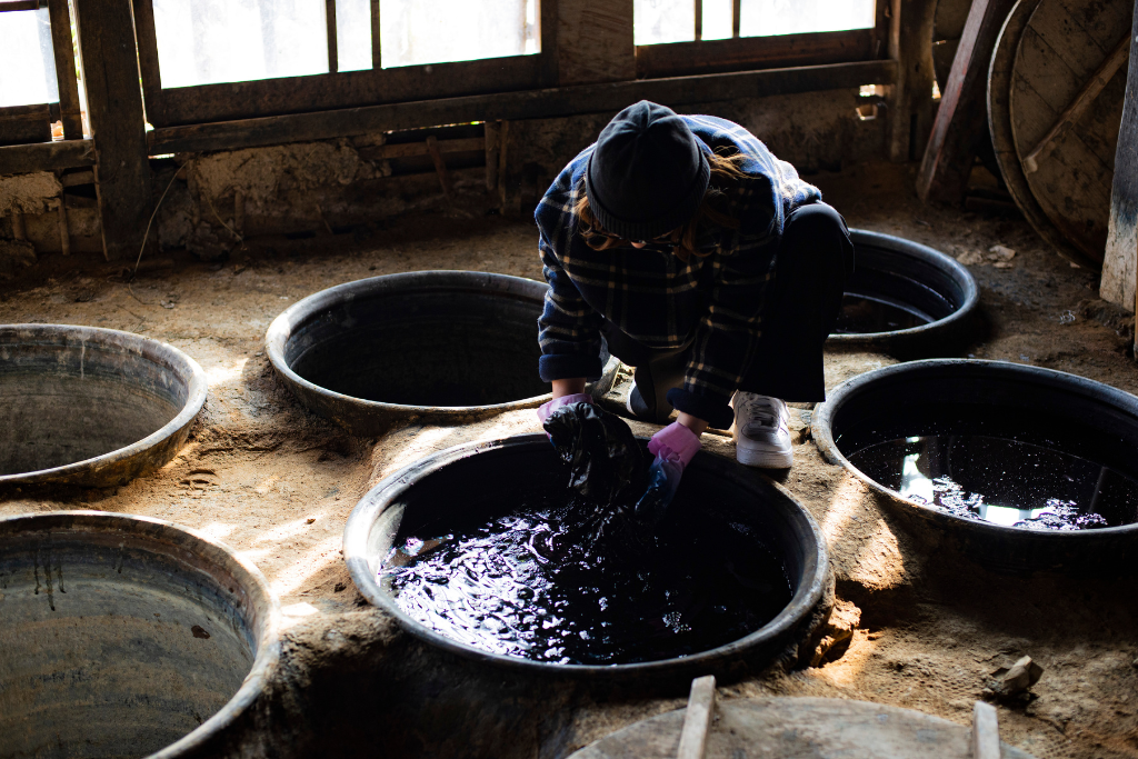 10:50 Indigo Dyeing Experience at Moriyama traditional resist-dyed textiles