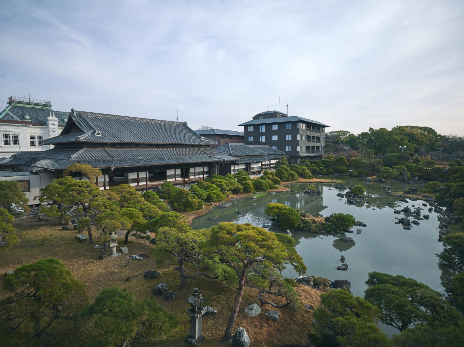 12:40  Stroll in the scenic gardens at Yanagawa Tachibana-tei Ohana