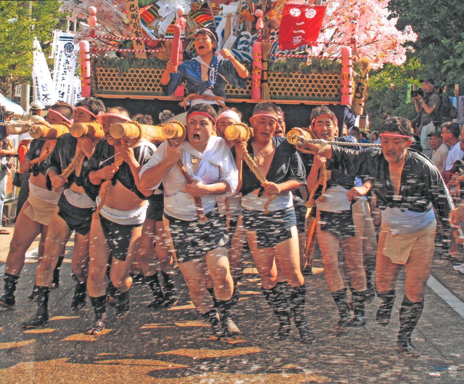 Tsuyazaki Gion Yamakasa Festival (Fukutsu City)