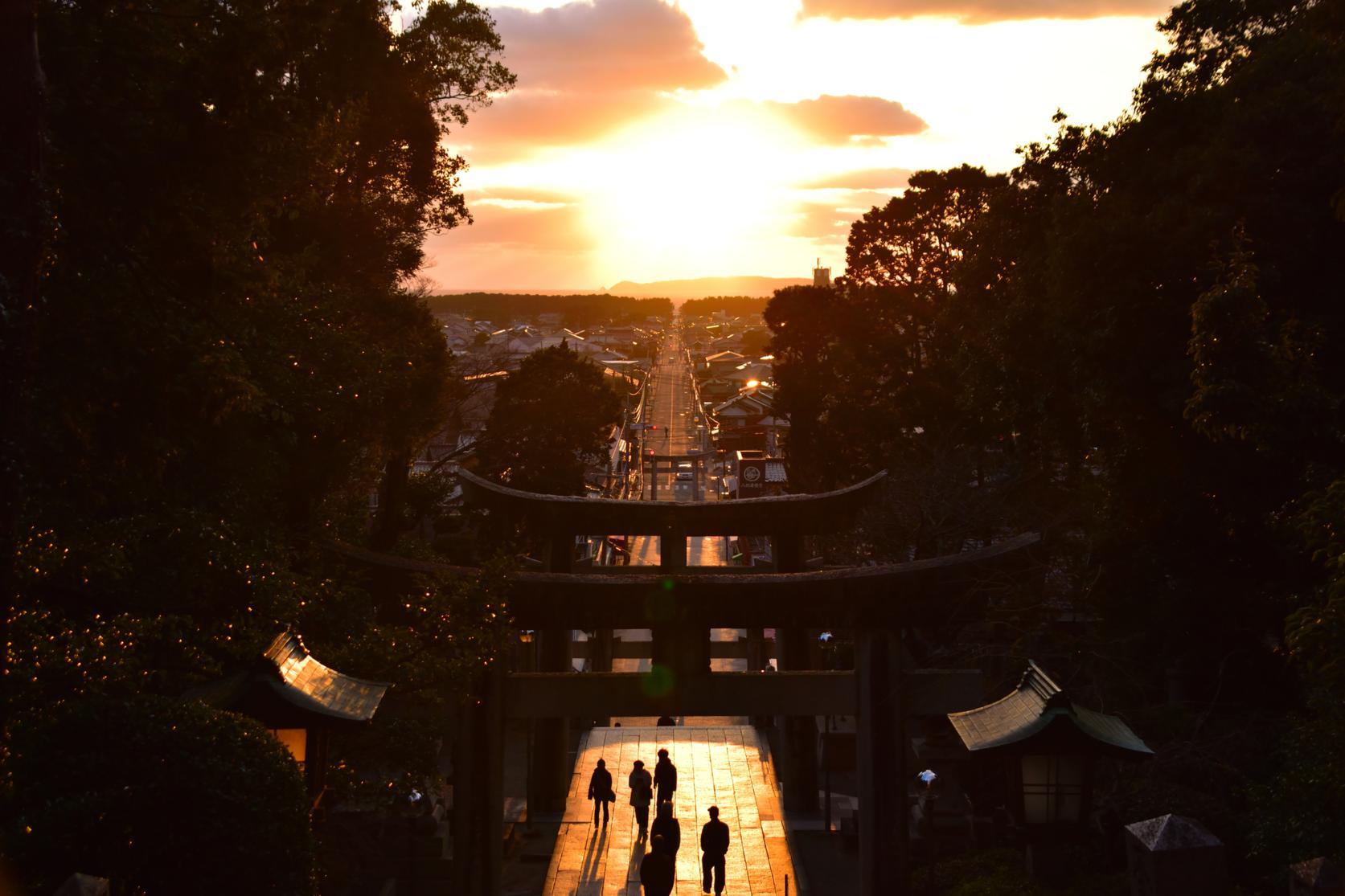 宮地嶽神社 光の道