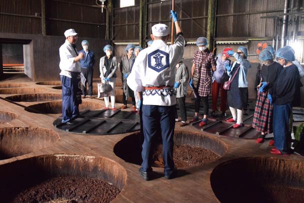 42. 天然醸造蔵で体験する醤油づくり《”麹”からつくる醤油づくり見学としぼりたて生醤油ランチ》