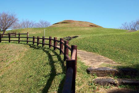 4. 丸山冢古坟