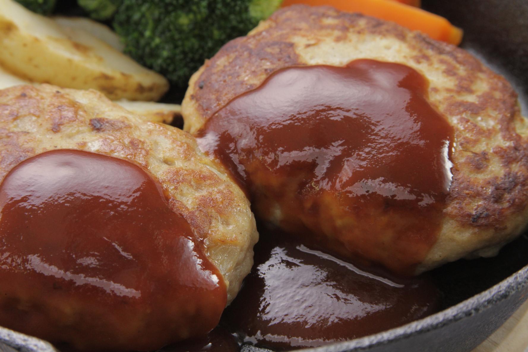 赤村牛100％の炭焼ハンバーグ