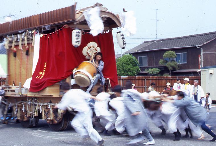 Festival Jinkosai du printemps du sanctuaire Unoshima (Ville de Buzen)