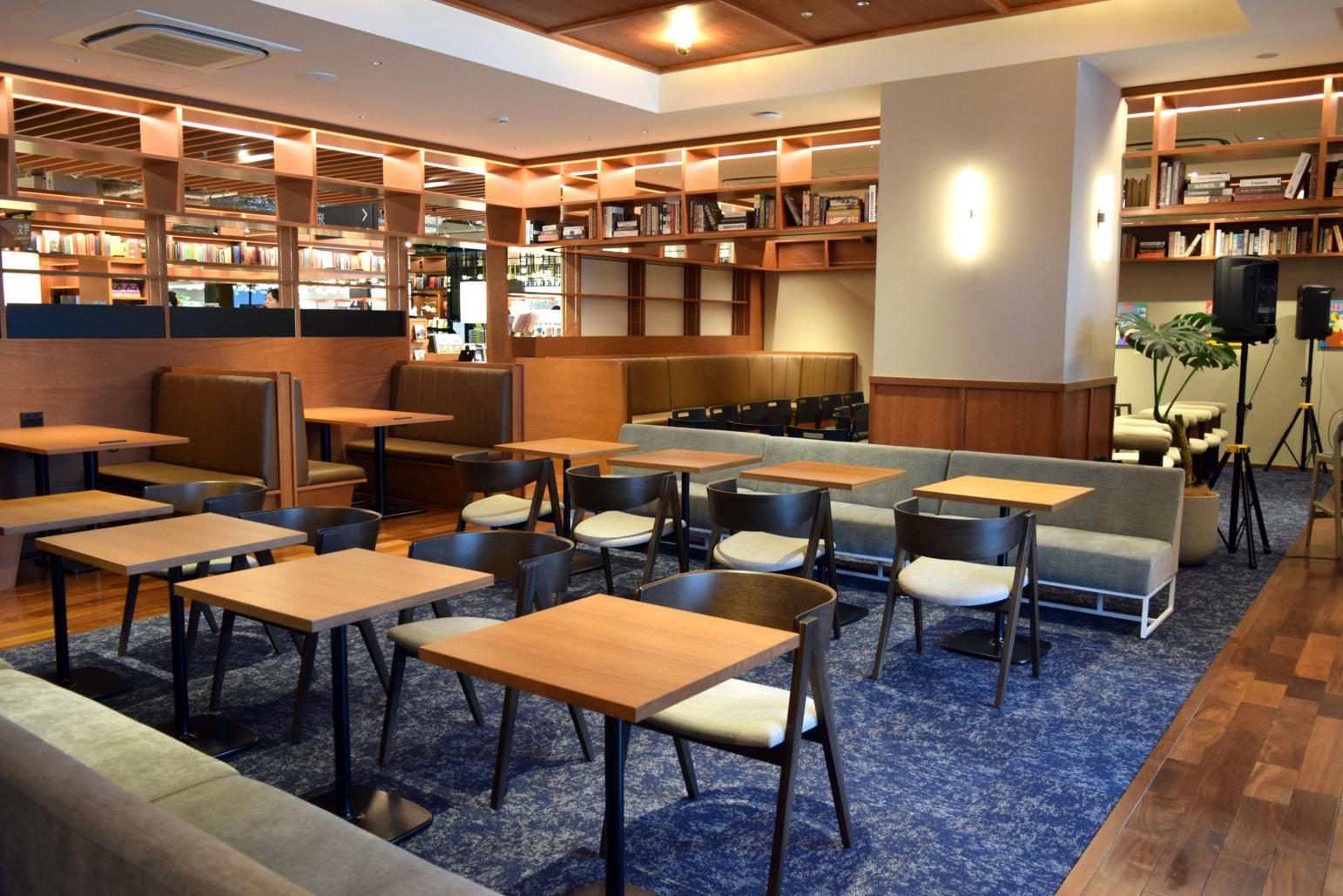 蔦屋書店【定番人気】4F